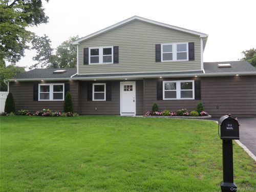 22 Shamrock Ln, Centereach, NY, 11720-3059 | Card Image