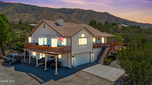 11720 Honeybee Ln, Juniper Hills, CA, 93543-4258 | Card Image