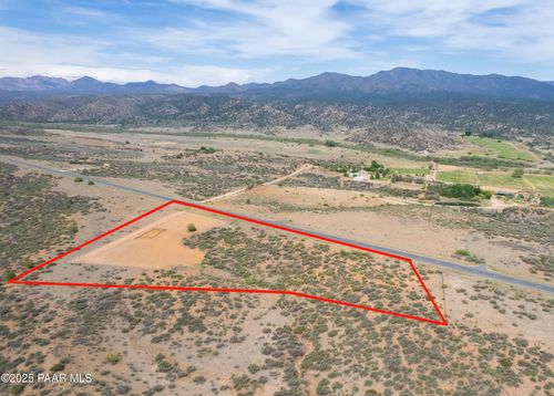 1100 S Iron Springs Rd, Skull Valley, AZ, 86338 | Card Image