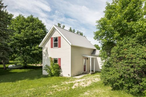 402 Sanstead St W, Garfield, MN, 56332-8139 | Card Image