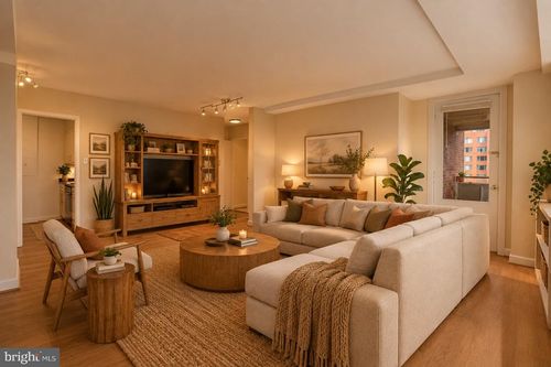 818-1021 Arlington Blvd, ARLINGTON, VA, 22209-2252 | Card Image