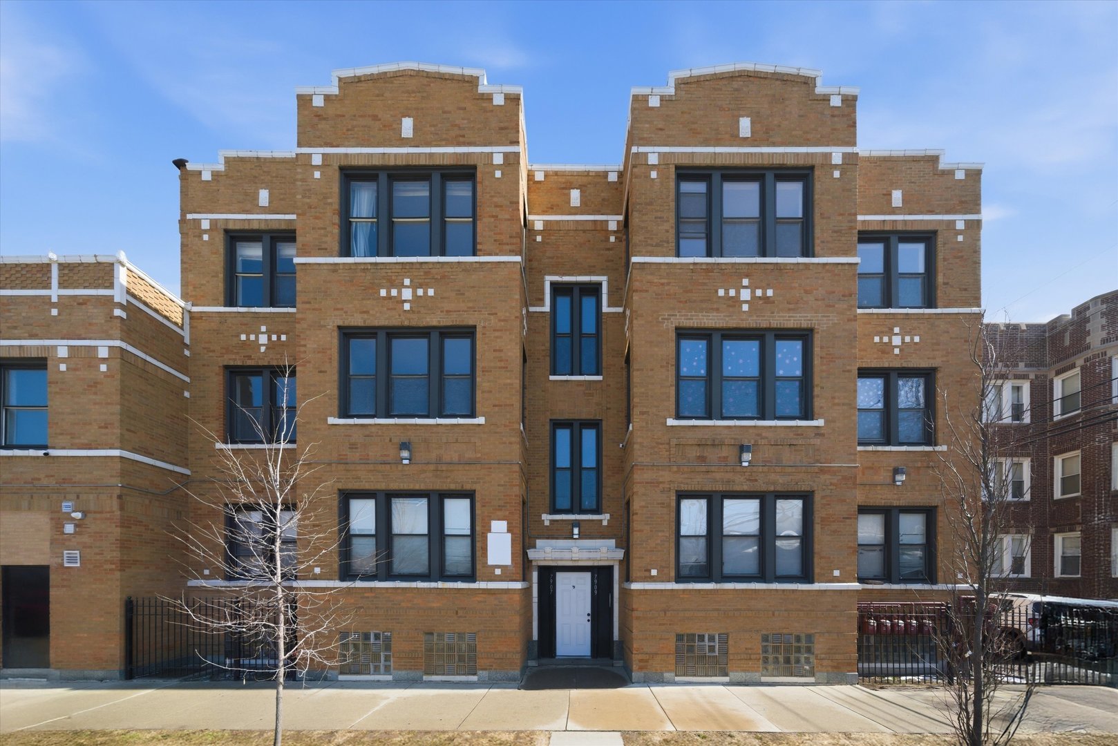 Commercial Sale in Chicago 5