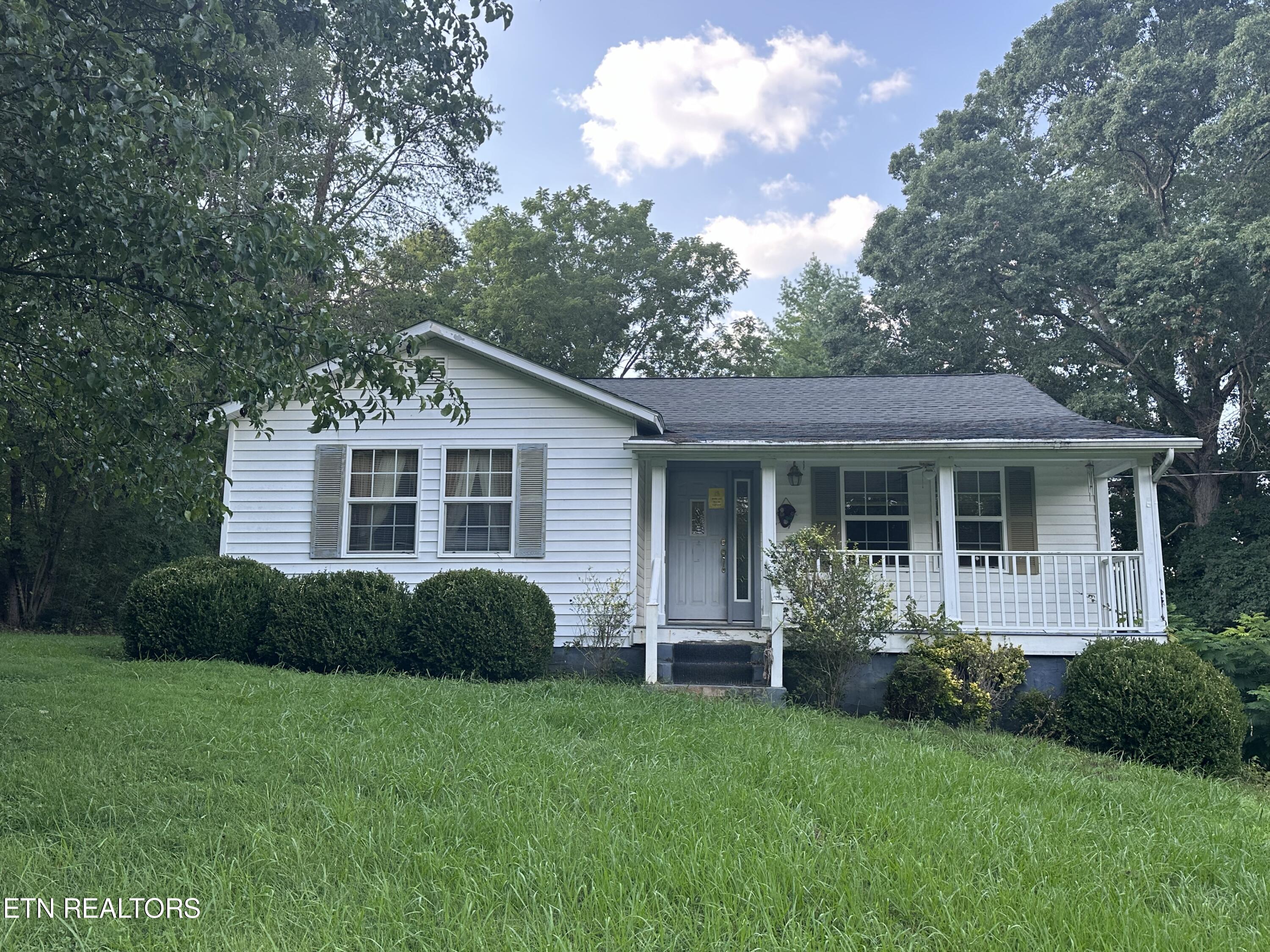 Bingham Ln, Maryville, TN 37801
