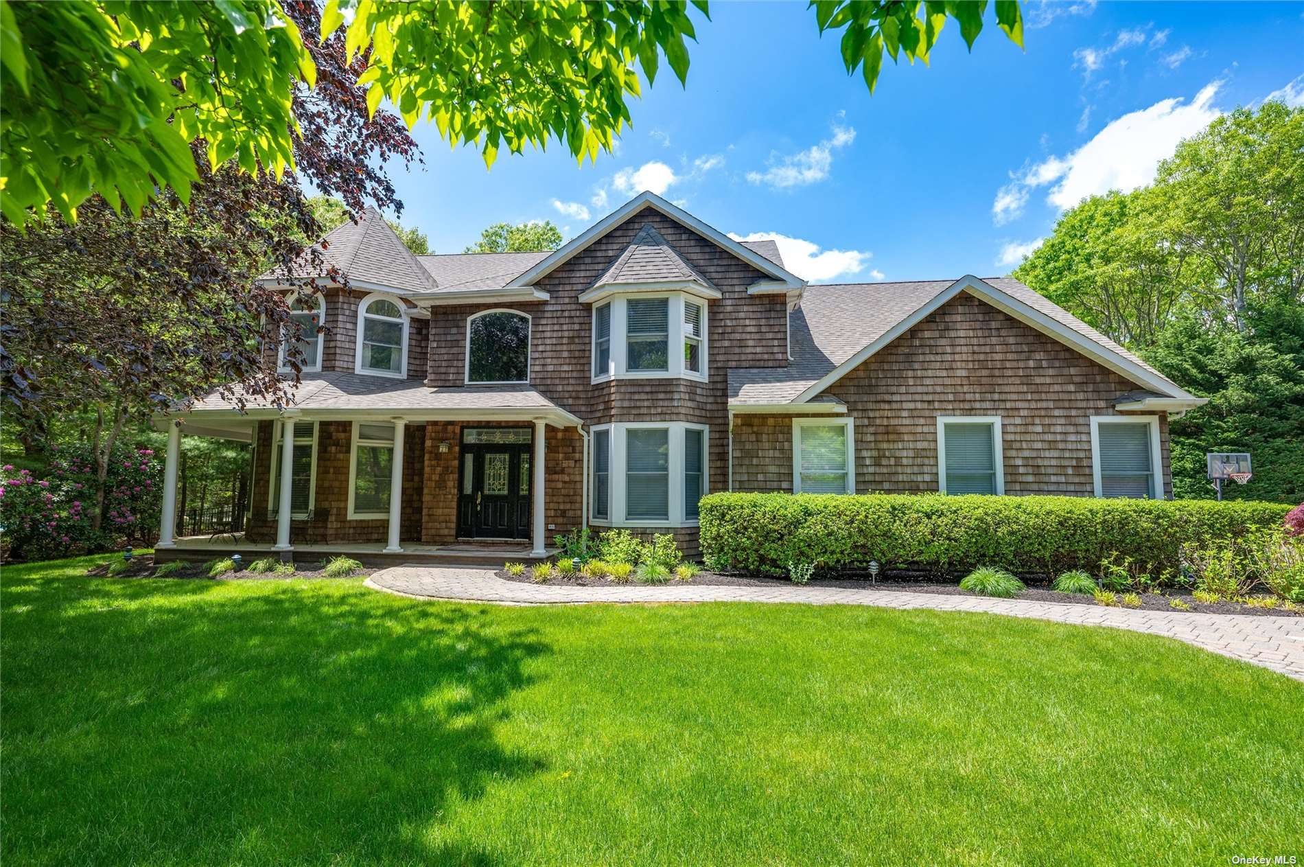 Corbett Dr, East Quogue, NY 11942
