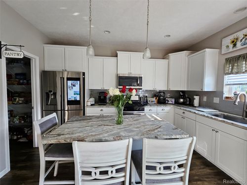 1861 Nightingale Dr, Holt, MI, 48842-8696 | Card Image
