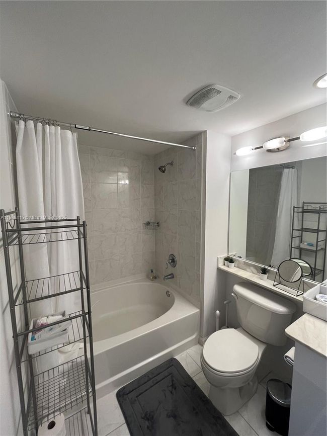 APT-414 - 2775 Ne 187 Th St, Condo with 3 bedrooms, 2 bathrooms and null parking in Aventura FL | Image 17