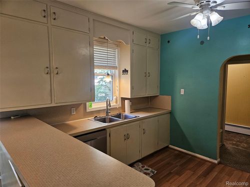 6209 E Atherton Rd, Burton, MI, 48519-1605 | Card Image