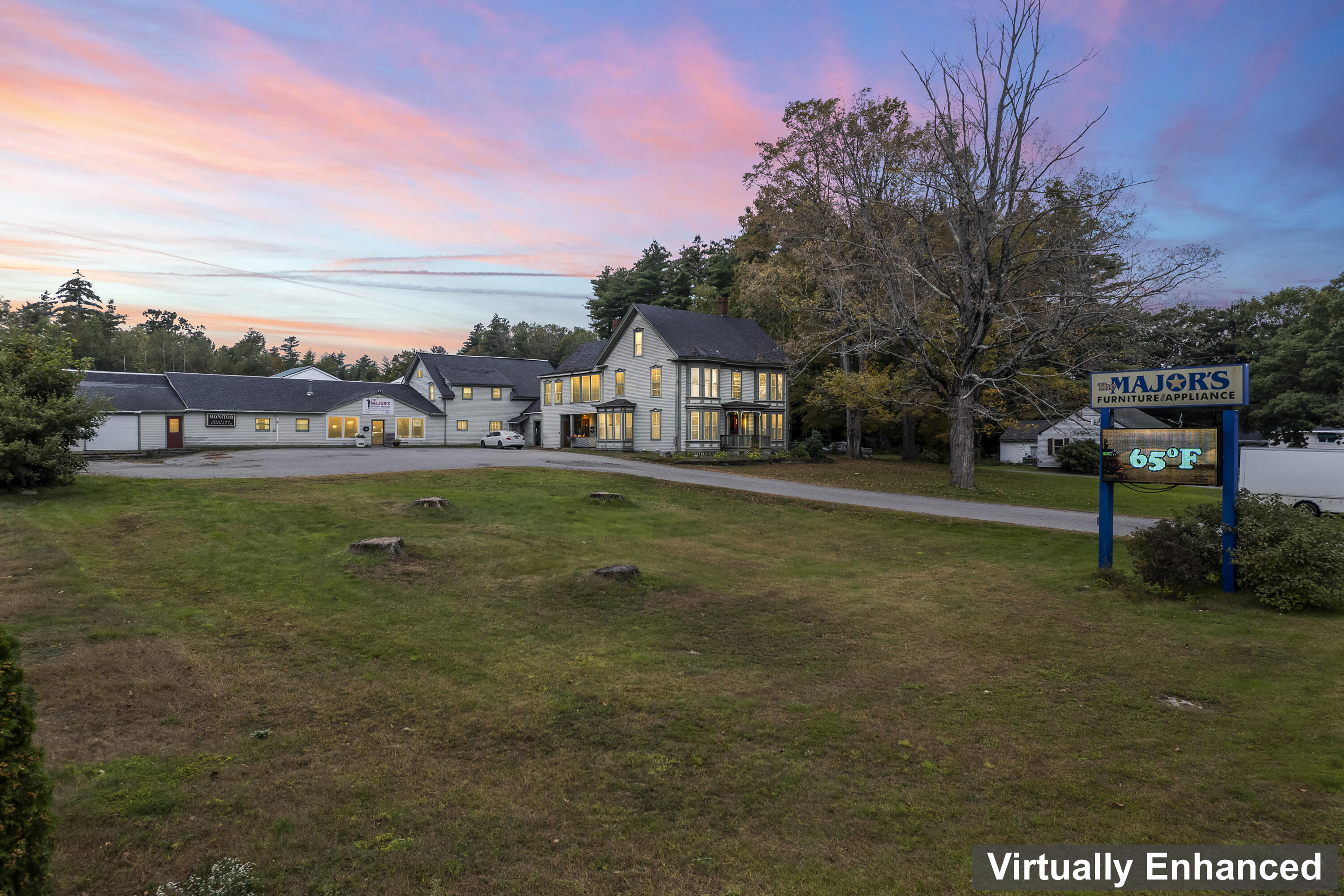 Maine Ave, Farmingdale, ME 04344