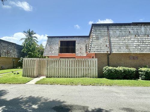 255 Lake Arbor Dr, Palm Springs, FL, 33461-2161 | Card Image