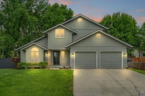 3939 Sw Nottingham Rd, Topeka, KS, 66610-1460 | Card Image