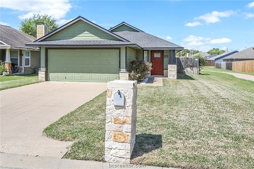 916 Crested Point Dr, College Station, TX, 77845-3546 | Card Image