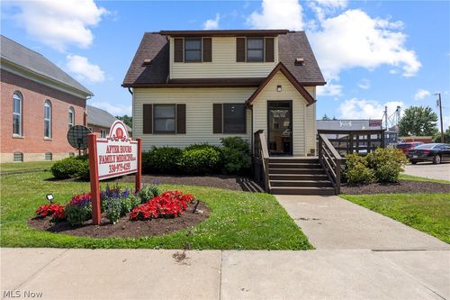18 E Main St, Seville, OH, 44273-8850 | Card Image