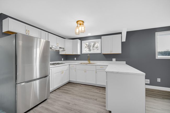 Suite B Kitchen | Image 19