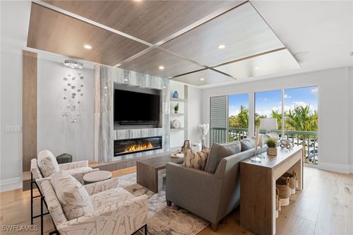 16-121 Barefoot Cir, BONITA SPRINGS, FL, 34134-8574 | Card Image