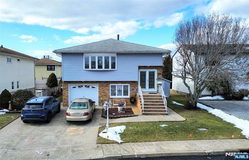 1033 Park Dr, Secaucus, NJ, 07094-4225 | Card Image