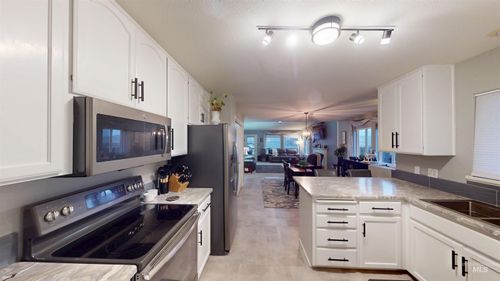 b-937 Stewart Ave, Lewiston, ID, 83501-4716 | Card Image