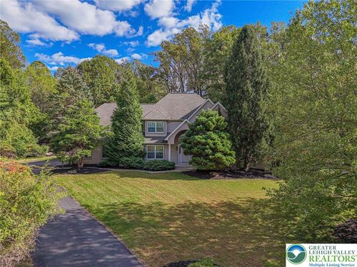 5401 Aberdene St, CENTER VALLEY, PA, 18034-9552 | Card Image