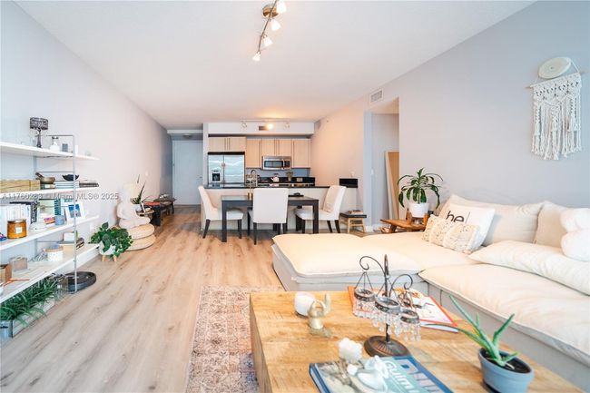 1115-N - 1111 Sw 1 St Ave, Condo with 1 bedrooms, 1 bathrooms and null parking in Miami FL | Image 13