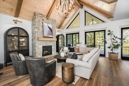 63 Commanders Helm, Laconia, NH, 03246-1842 | Card Image