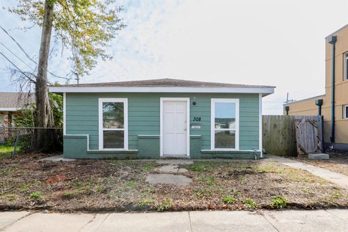 306 Bond St, Houma, LA, 70360-5612 | Card Image