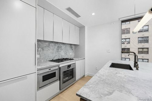 apt-9d-250 E 25th St, New York, NY, 10010-3292 | Card Image