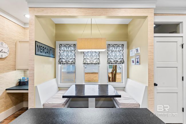 Dining Area | Image 16