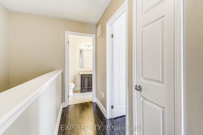 979 Nadalin Hts, House attached with 4 bedrooms, 2 bathrooms and 1 parking in Milton ON | Image 24