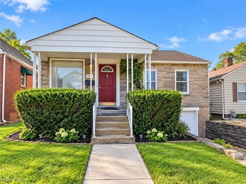 2020 Girard Ave, Steubenville, OH, 43952-1240 | Card Image