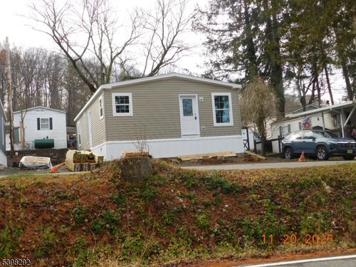 9 Front St, Oxford, NJ, 07863-3604 | Card Image