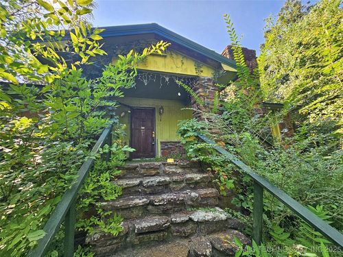 2000 Tarkington St, Tahlequah, OK, 74464-8817 | Card Image