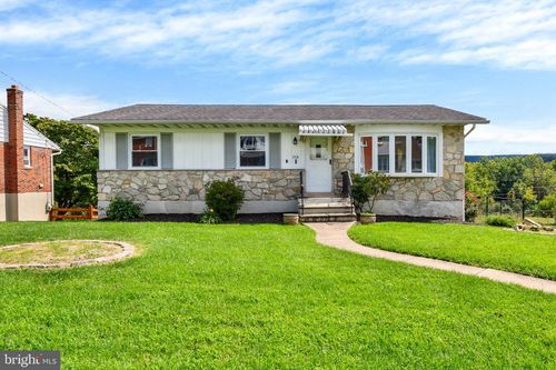 1518 Commonwealth Blvd, READING, PA, 19607-2207 | Card Image