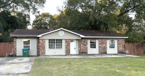 4813 King James Dr, Pascagoula, MS, 39581-5126 | Card Image