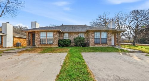 102 Oak Wood Ln, Kennedale, TX, 76060-5419 | Card Image