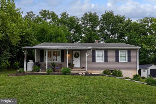 210 Prospect Hill Dr, NEWMANSTOWN, PA, 17073 | Card Image
