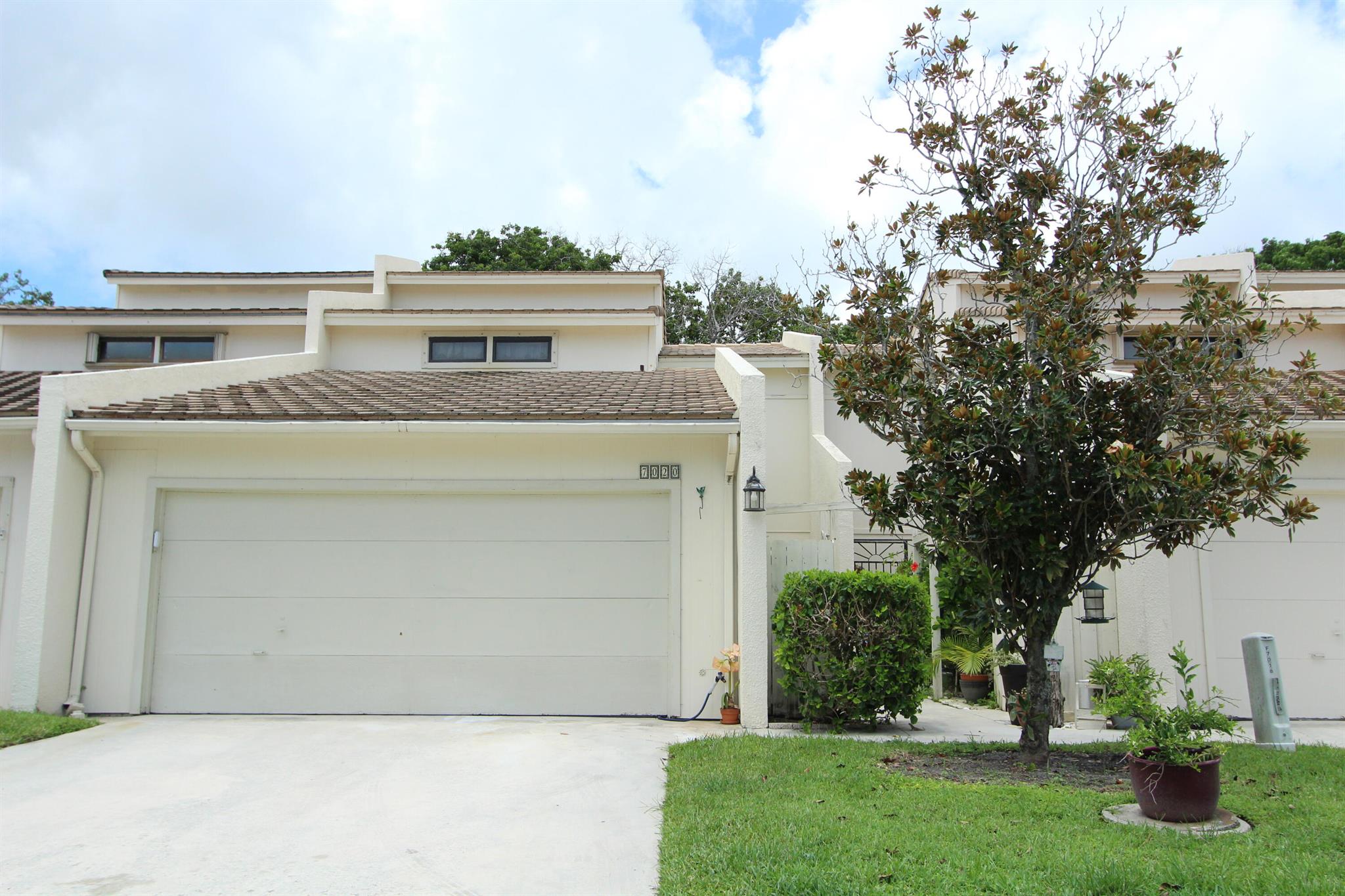 Edgemere Ter, Palm Beach Gardens, FL 33410
