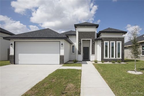 915 Pecan St, Alton, TX, 78573-2028 | Card Image