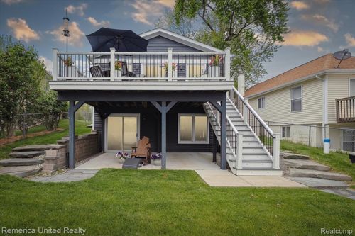 11449 Sunset Blvd, Pinckney, MI, 48169-9008 | Card Image