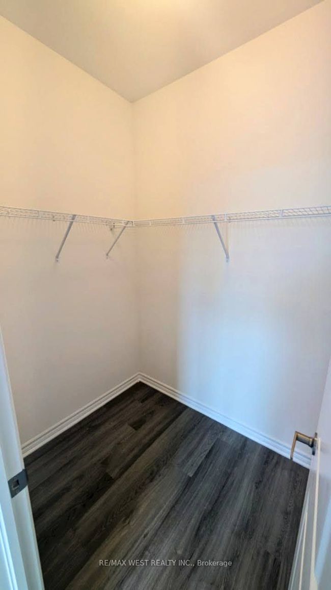 11 Paradox St, House attached with 3 bedrooms, 4 bathrooms and 1 parking in Woodbridge ON | Image 16