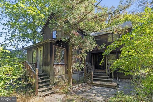 227 W Ferry Rd, Yardley, PA, 19067-7440 | Card Image