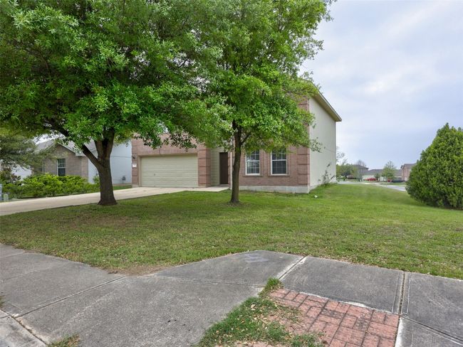 335 Dandelion Loop, House other with 4 bedrooms, 3 bathrooms and null parking in Kyle TX | Image 9