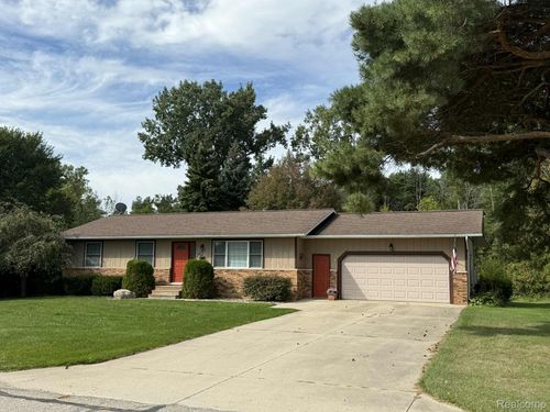 957 Linda St, Bad Axe, MI, 48413-9172 | Card Image