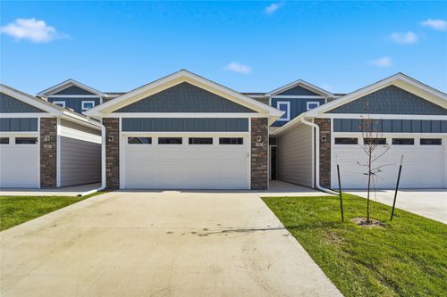 253 Nw Waverly Dr, Waukee, IA, 50263-1265 | Card Image