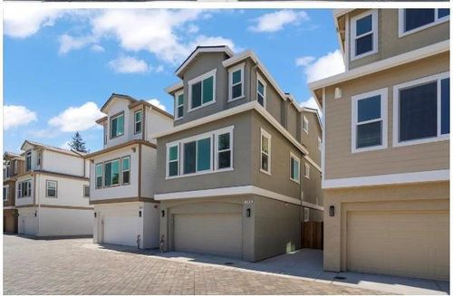 200 W Rincon Ave, Campbell, CA, 95008-2850 | Card Image