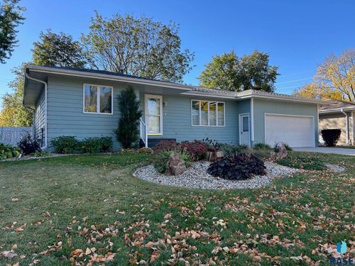 709 E 12th Ave Avenue, Mitchell, SD, 57301 | Card Image