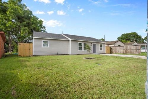 2202 Garvey Dr, Pasadena, TX, 77506-2810 | Card Image