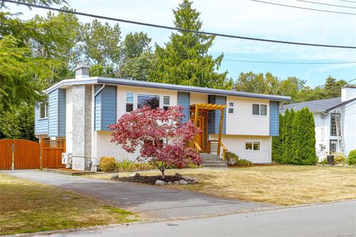 9480 Maryland Dr, Sidney, BC, V8L2R6 | Card Image
