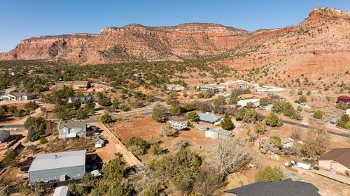 1389 S Heaton Dr, Kanab, UT, 84741-6124 | Card Image