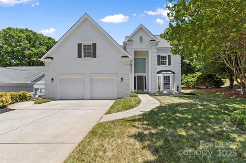 9255 Cameron Wood Dr, Charlotte, NC, 28210-7905 | Card Image