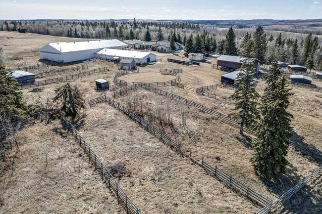 39225 Range Road 274, Home with 4 bedrooms, 4 bathrooms and 3 parking in Rural Red Deer County AB | Image 44