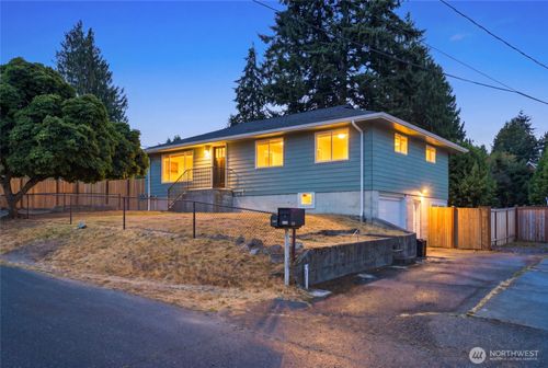 7414 Highland Dr, Everett, WA, 98203-5725 | Card Image